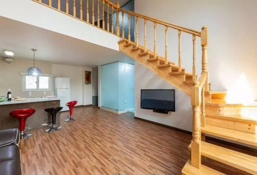 Fortune Rising Sun Hill Pension B