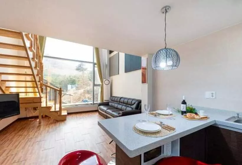 Fortune Rising Sun Hill Pension B