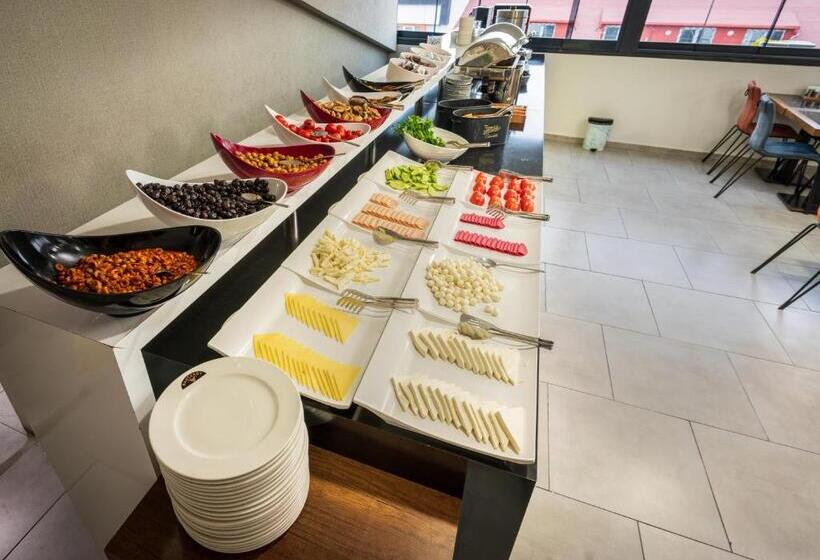 בית מלון כפרי Istanbul Airport Express