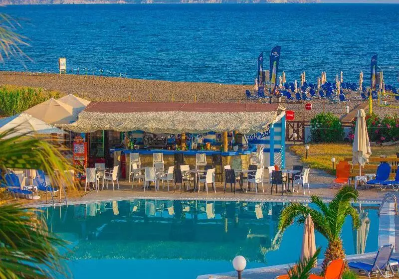 ホテル Akti Corali