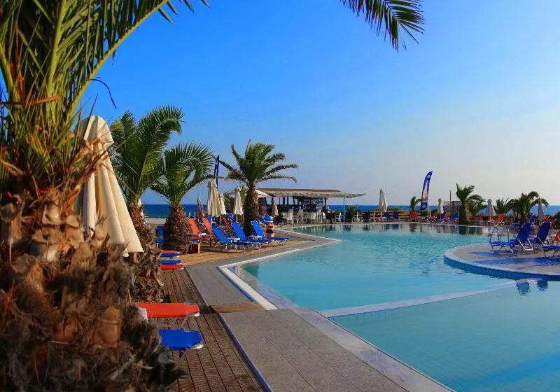 ホテル Akti Corali