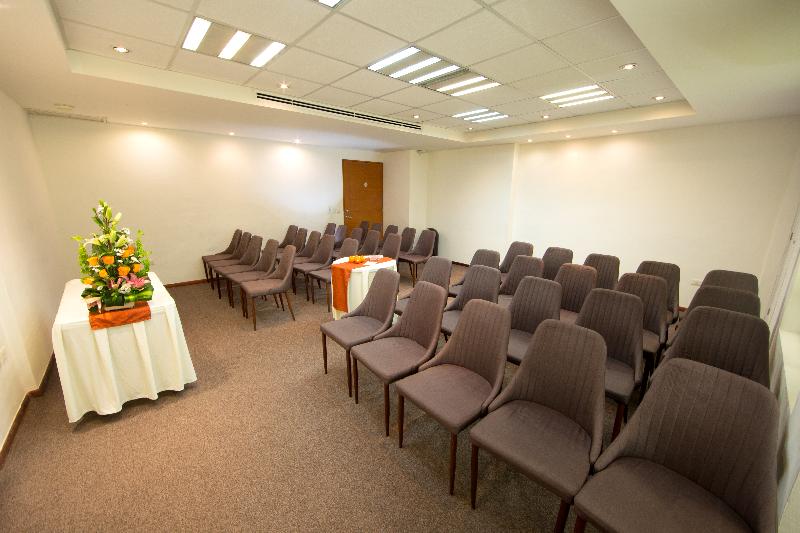 هتل Ambiance Suites