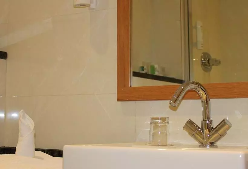 Отель Glengarriff Park