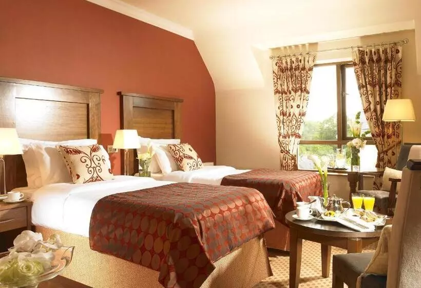 Отель Glengarriff Park