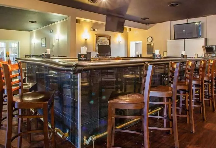 Отель Parkview Inn And Conference Center