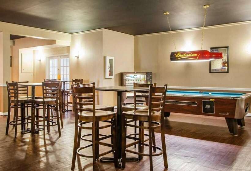 فندق Parkview Inn And Conference Center