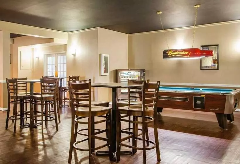 Отель Parkview Inn And Conference Center