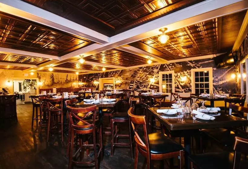 هتل The Inn At Mystic