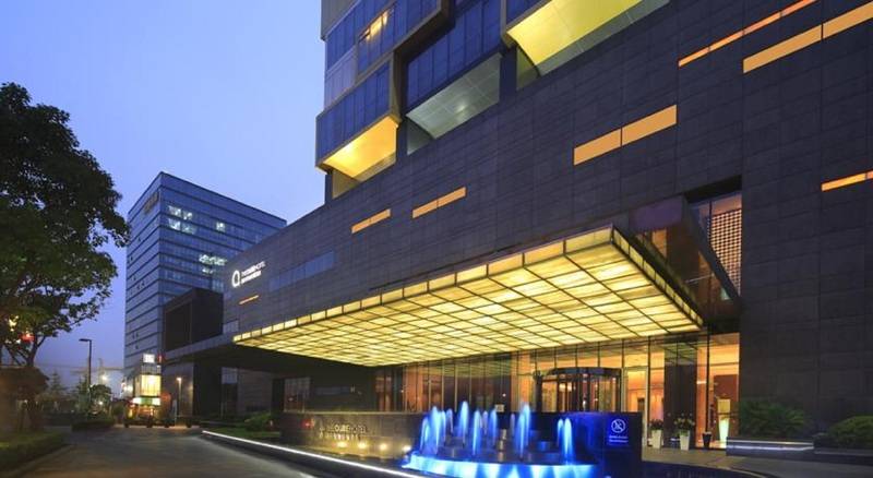 The Qube Hotel Shanghai Close To Pudong International Airport And Disney Land