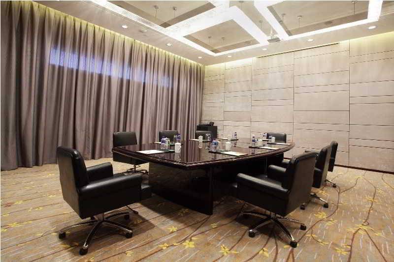 The Qube Hotel Shanghai Close To Pudong International Airport And Disney Land