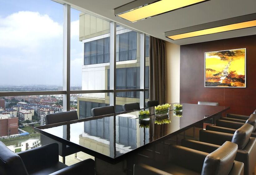 The Qube Hotel Shanghai Close To Pudong International Airport And Disney Land