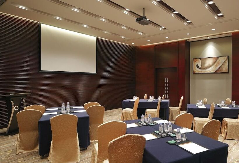 The Qube Hotel Shanghai Close To Pudong International Airport And Disney Land