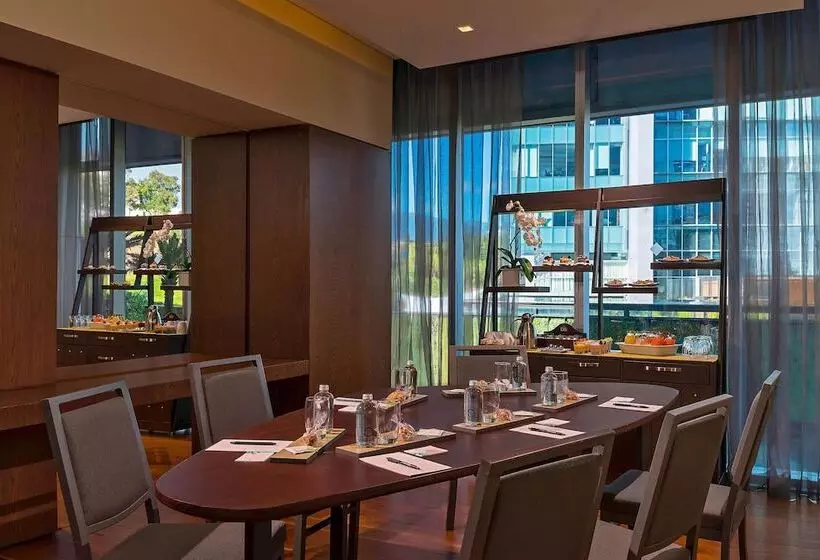 هتل The Westin Santa Fe, Mexico City