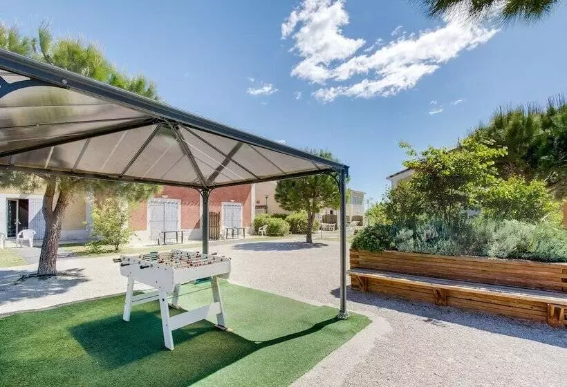 Отель Vacanceole Le Domaine D Enserune