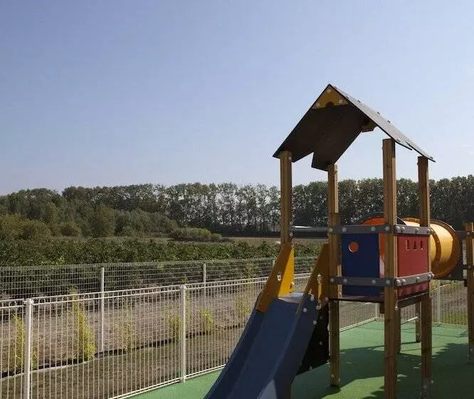 Отель Vacanceole Le Domaine D Enserune