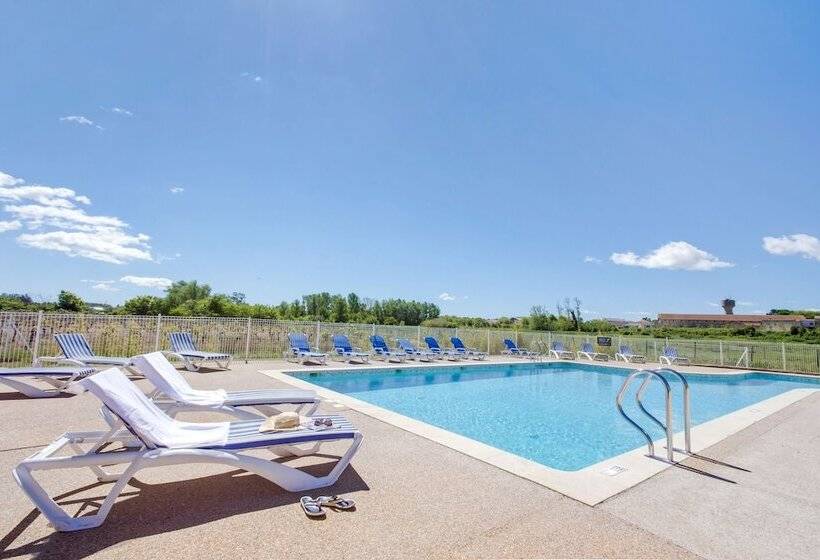 Отель Vacanceole  Le Domaine D Enserune