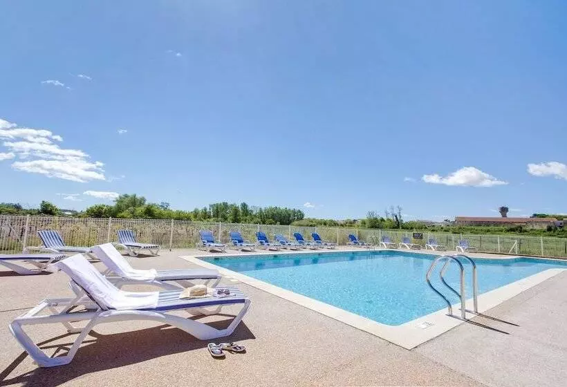 Отель Vacanceole Le Domaine D Enserune