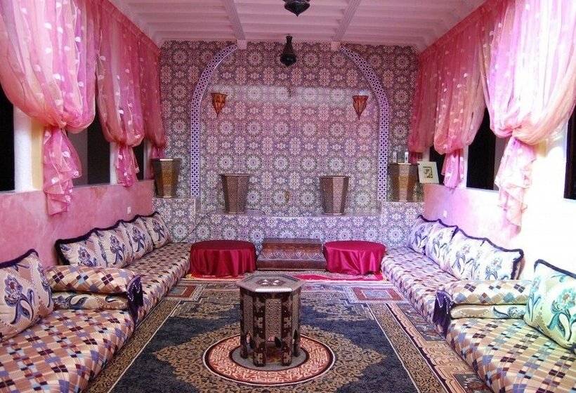 Well Center Riad Auberge Assounfou