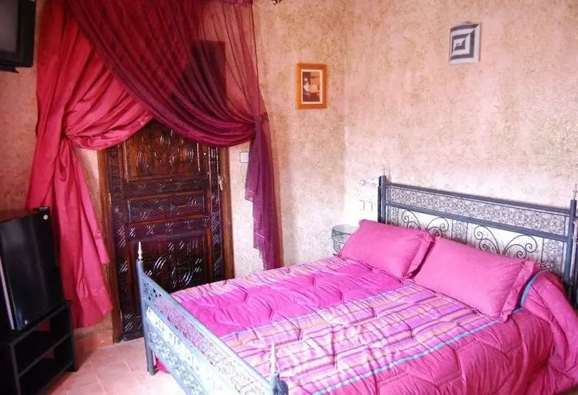 Well Center Riad Auberge Assounfou