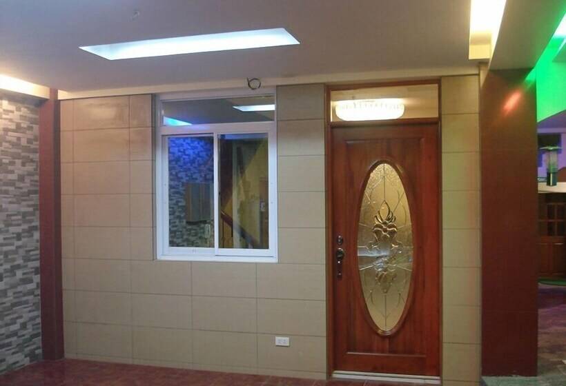 فندق Southpoolside Tourist Inn