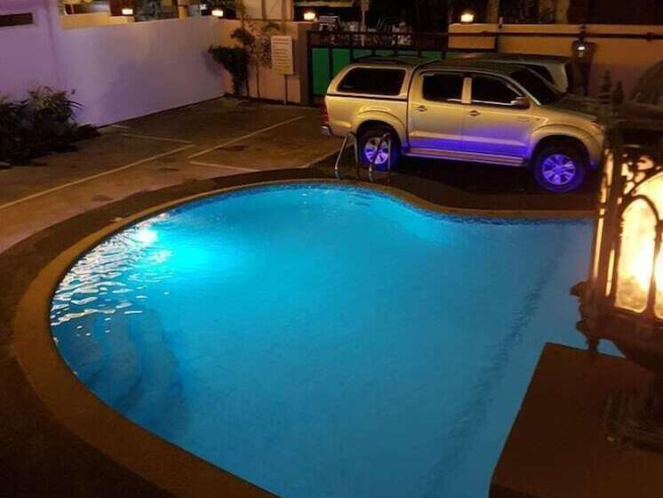 فندق Southpoolside Tourist Inn