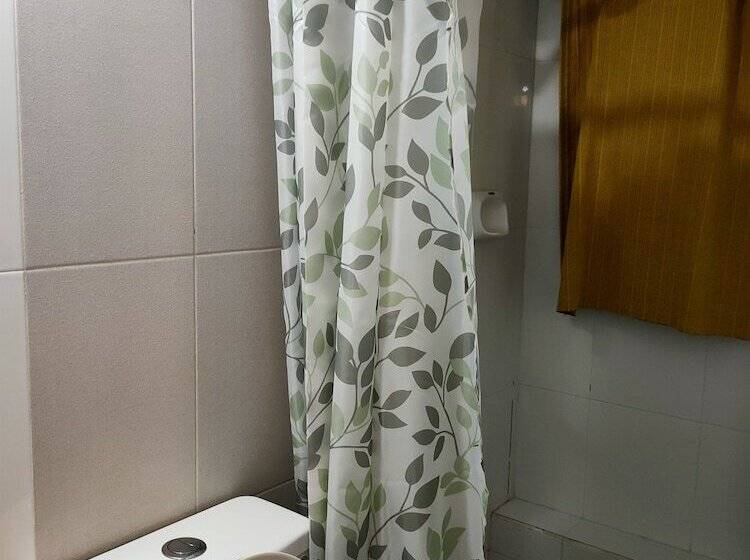 فندق Southpoolside Tourist Inn