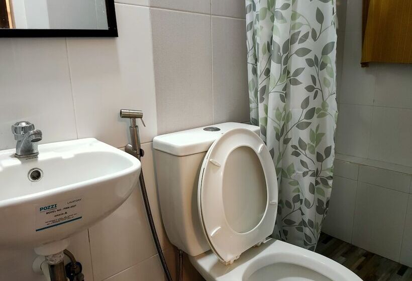 فندق Southpoolside Tourist Inn