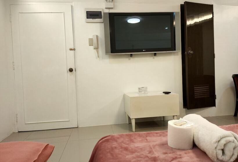 فندق Southpoolside Tourist Inn