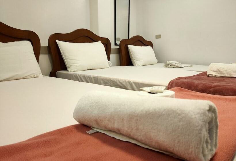 فندق Southpoolside Tourist Inn