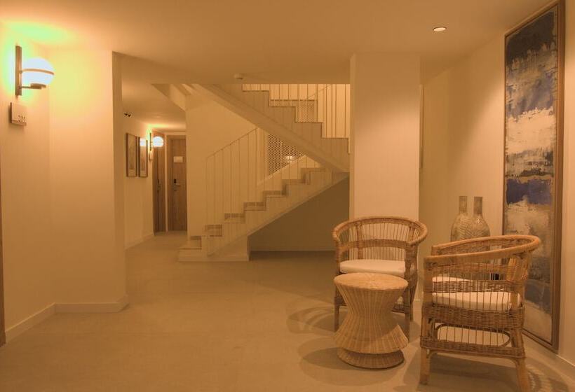 Cabot Las Velas Apartments