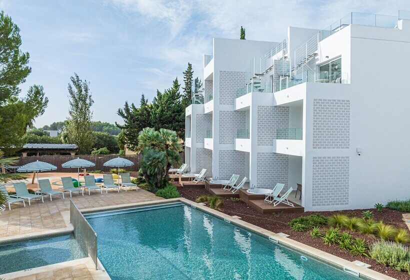 Cabot Las Velas Apartments