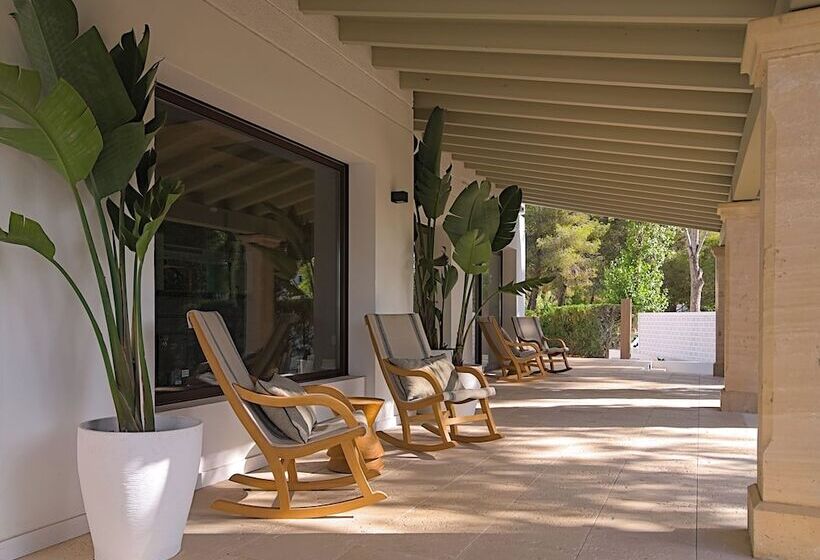 Cabot Las Velas Apartments