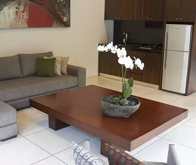 בית מלון כפרי Ahimsa Estate