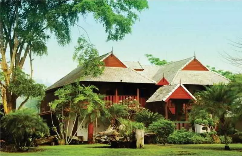 Hotel Baanklangdoi Resort