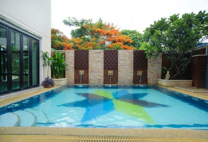 فندق Diamond City Place