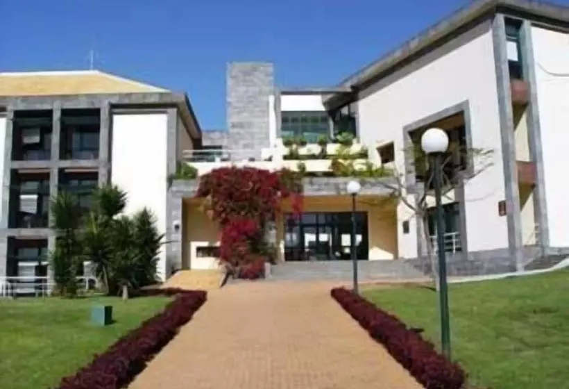 فندق Escola