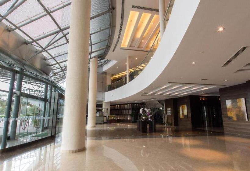 فندق Holiday Inn Abu Dhabi, An Ihg