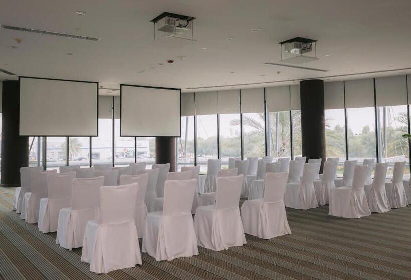 فندق Holiday Inn Abu Dhabi, An Ihg