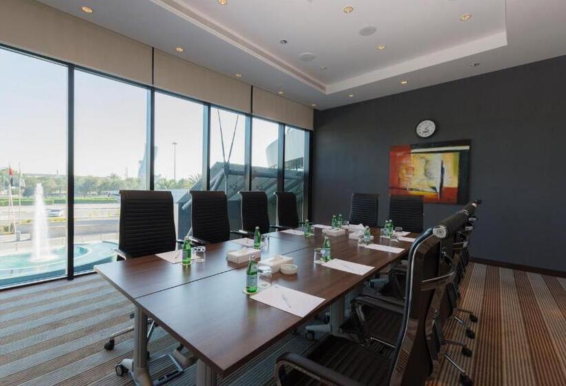 فندق Holiday Inn Abu Dhabi, An Ihg