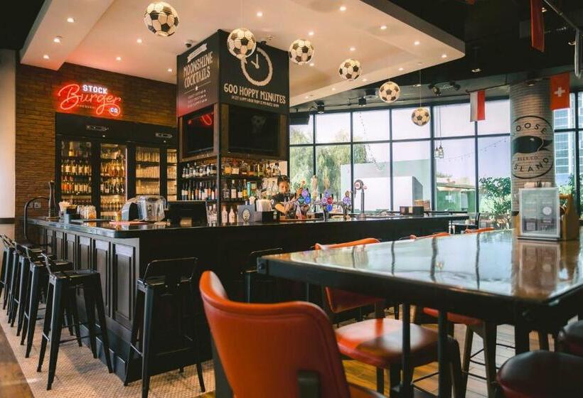 فندق Holiday Inn Abu Dhabi, An Ihg