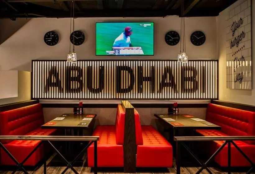 هتل Holiday Inn Abu Dhabi, An Ihg