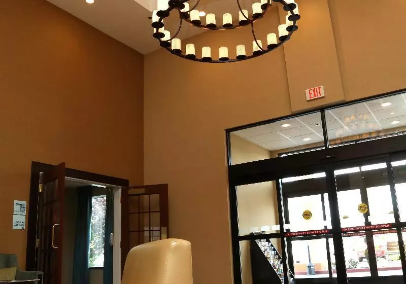 Отель Holiday Inn Express Lexington Southwest Nicholasville, An Ihg