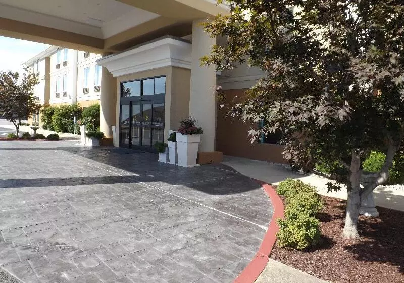Отель Holiday Inn Express Lexington Southwest Nicholasville, An Ihg