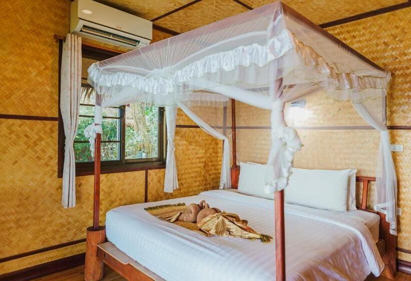 בית מלון כפרי Koh Jum Resort