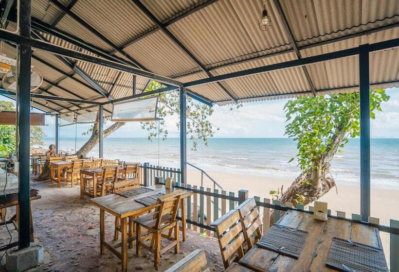 בית מלון כפרי Koh Jum Resort