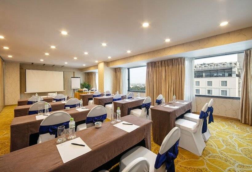 هتل La Casa Hanoi