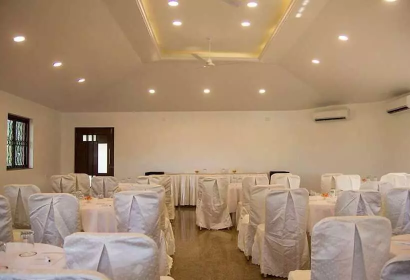 Hotelli Nazri Resort