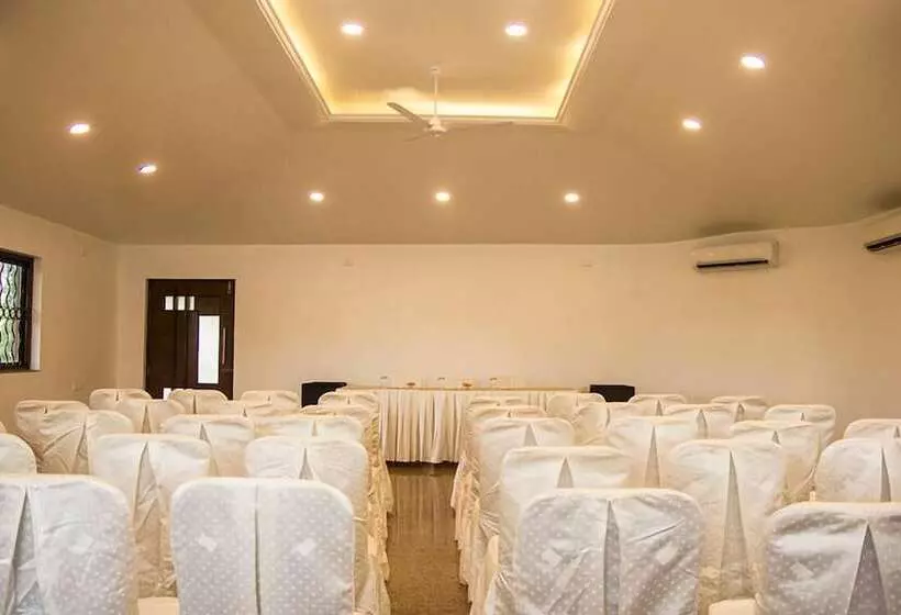 Hotelli Nazri Resort