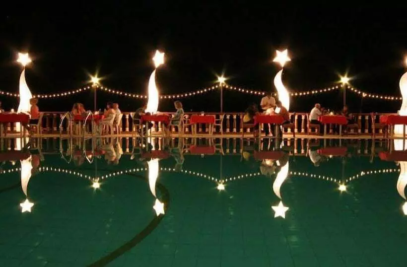 Hotelli Nazri Resort