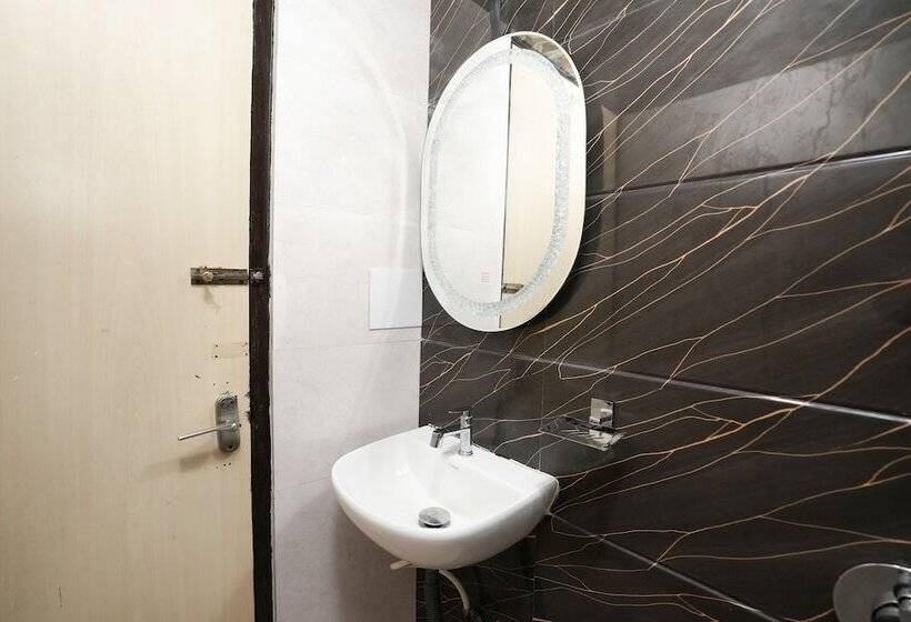 Отель Neelkiran